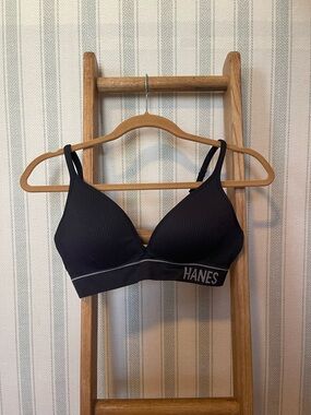 Hanes Black Ribbed Wireless Comfort Bra